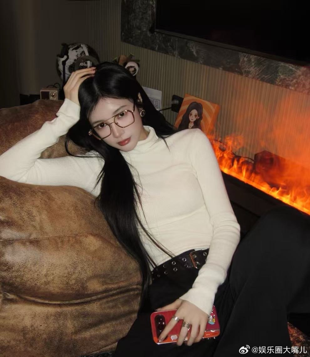 戴燕妮歌名跟马拉松一样长 跑马唱歌两不误，戴燕妮这是要全面发展啊。新歌歌名《你怀