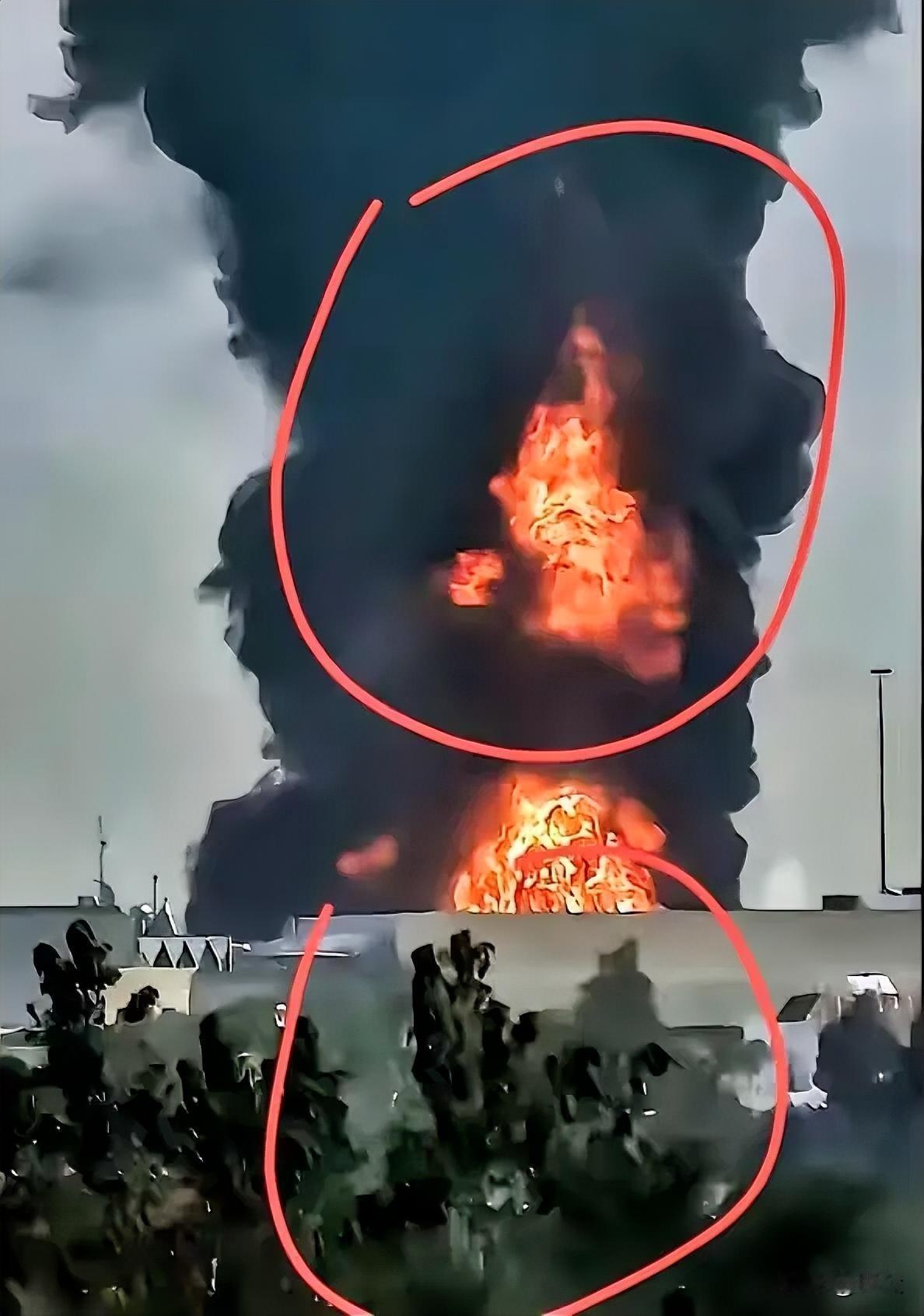 40年砸出来的沙漠神话，只扛了14天。

3月16日的几架无人机，直接撕碎了这座