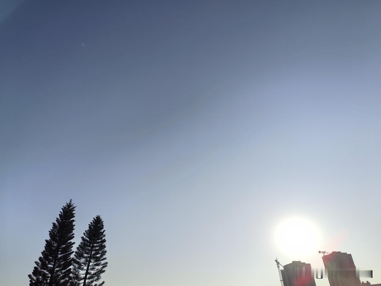 广东小寒时节真寒了！

7～8日，广东陆续有弱冷空气补充，气温略降。未来几日我省