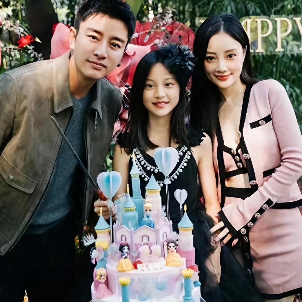 “长大有什么意义？” 你敢信？这竟出自那个曾经用一句“我们白着呢”萌翻全网的甜馨