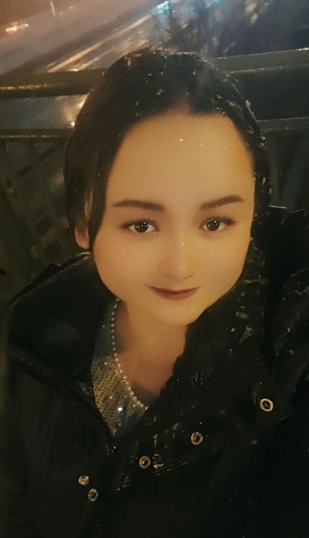 一看天气好一看下雨💦一看下雪这就是乌鲁木齐的天气😕