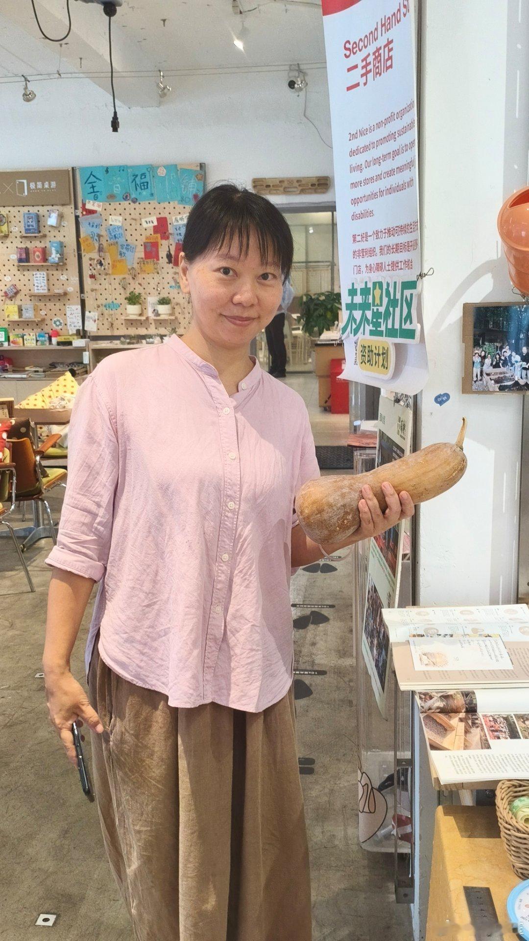南瓜娃娃/亭玉南瓜娃娃南瓜娃娃没有家在夜空里醒来身上披满了晚霞南瓜娃娃在清晨里醒