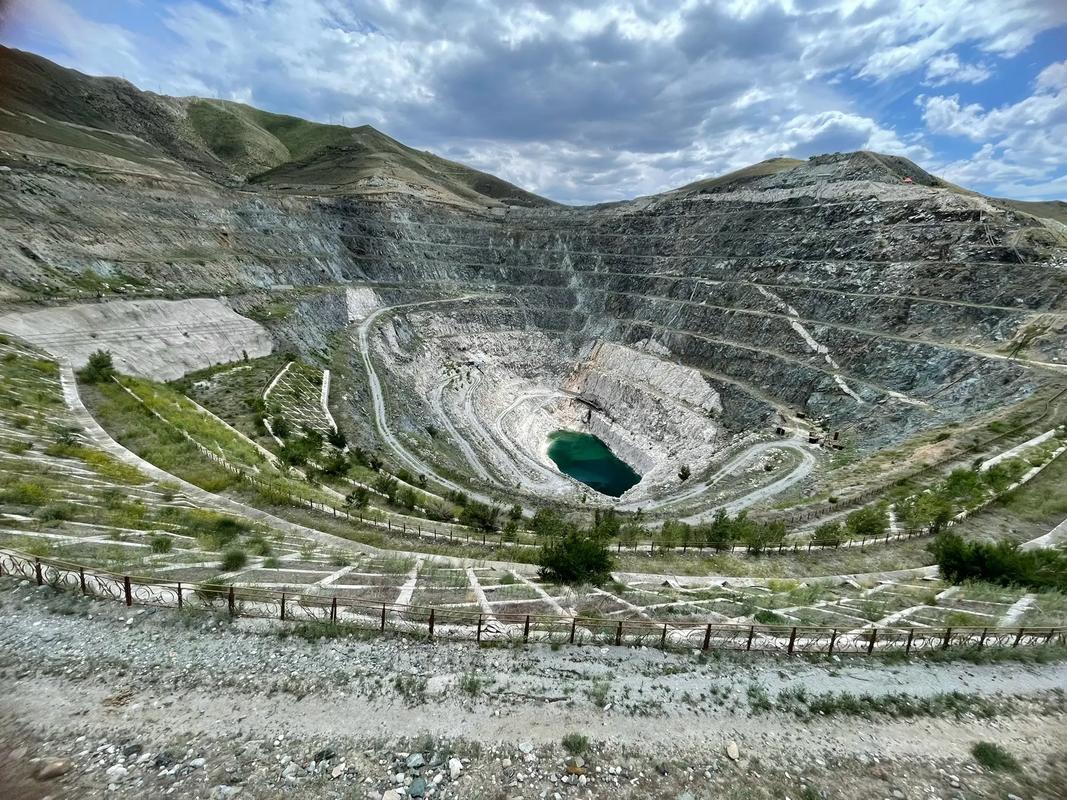 真是功勋矿啊！这一个矿换来志愿军64个步兵师、23个空军师的装备！

1950年