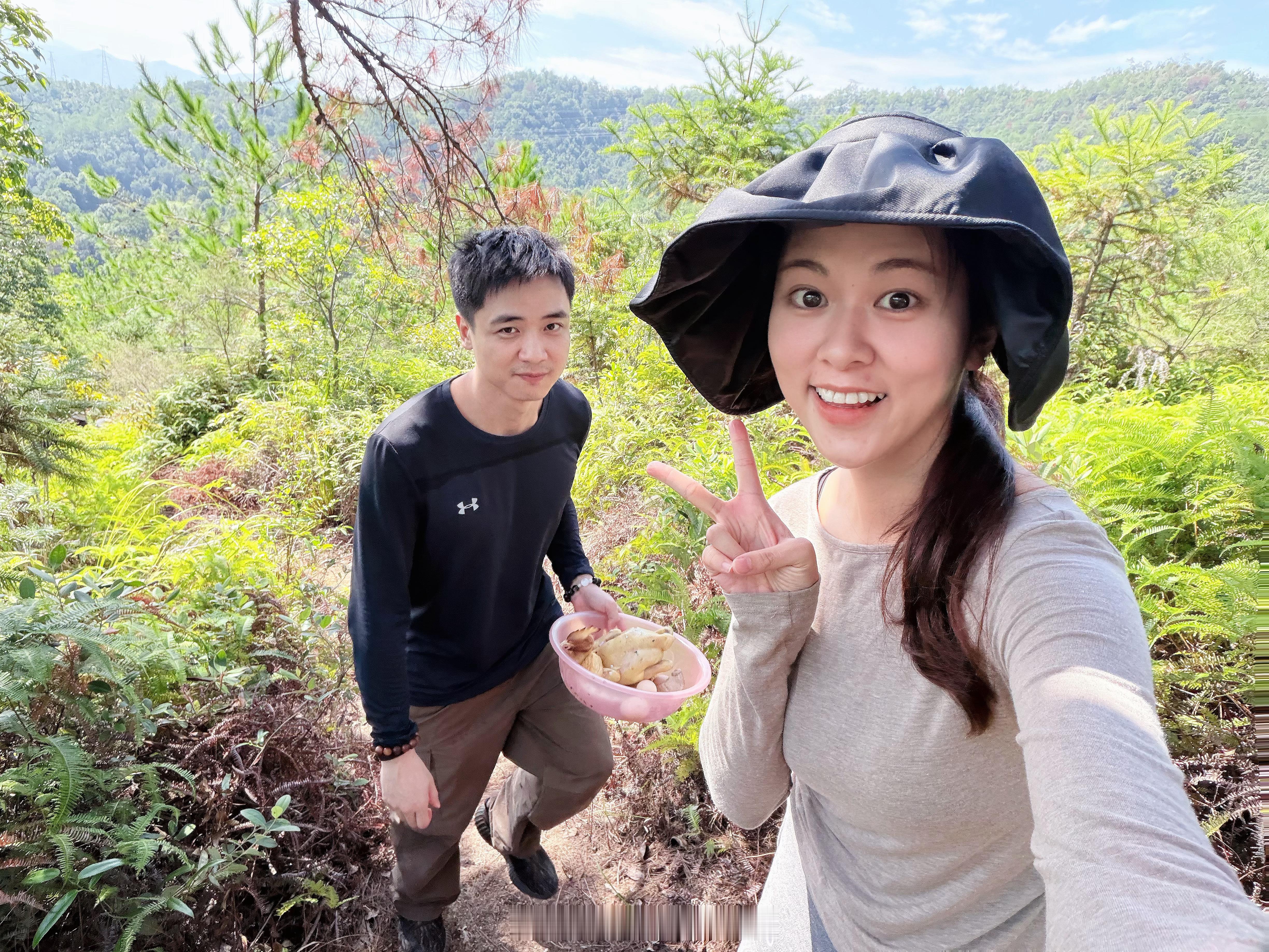 重阳登高啦！话说这个冥币额度真大啊，这地下通货膨胀得多厉害啊……hhhh ​​​