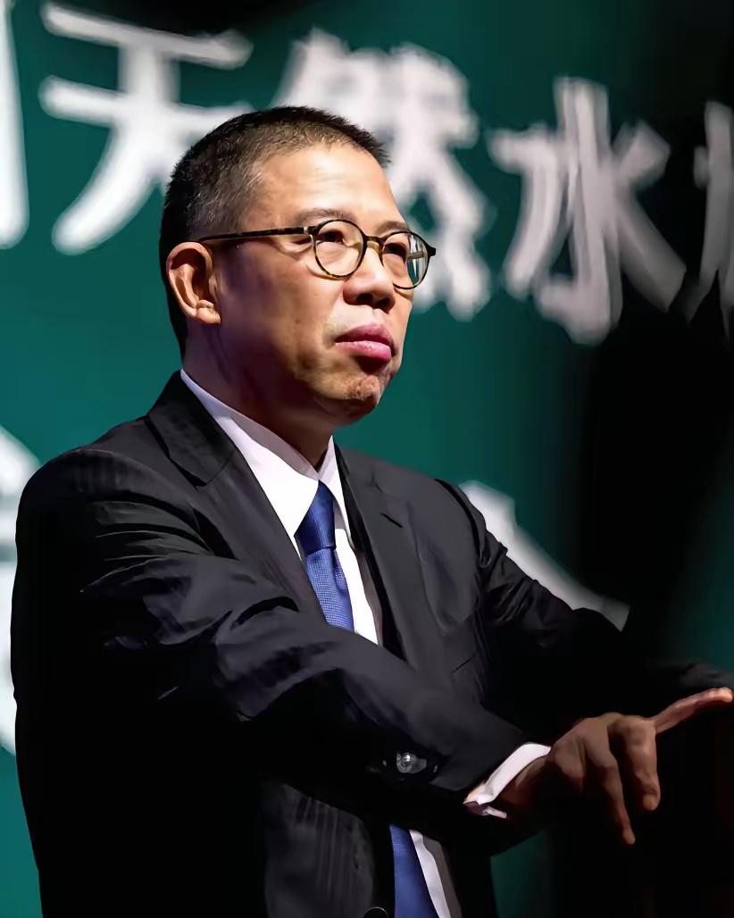 不出意外，意外还是来了。
谁能料到，首富钟睒睒1亿元的教育捐款，既没给清华，也没