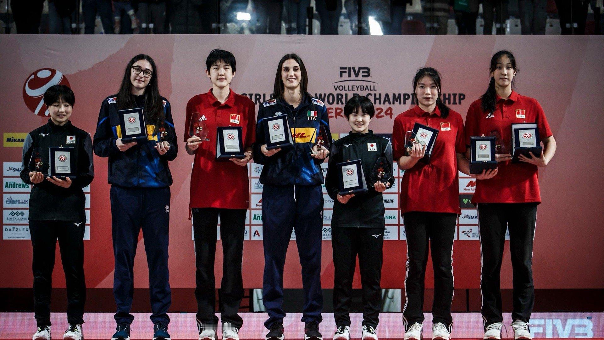 去年今天，中国女排拿到U17世锦赛冠军，杨舒茗152扣，扣球双率54.61%、4