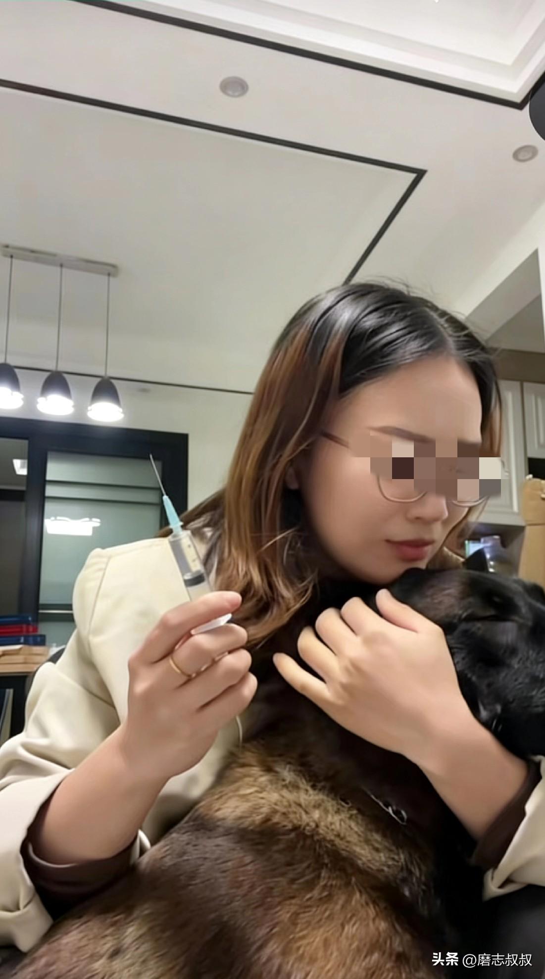 和那英有着神桥段的女子出现了，那年《中国好声音第三季》，那英不顾观众的呼声，面对