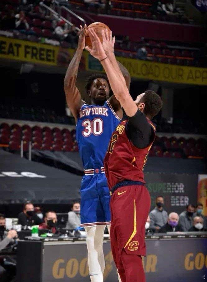 在2月25日今天进行的一场NBA常规赛焦点战中，克利夫兰骑士队在主场以 109-