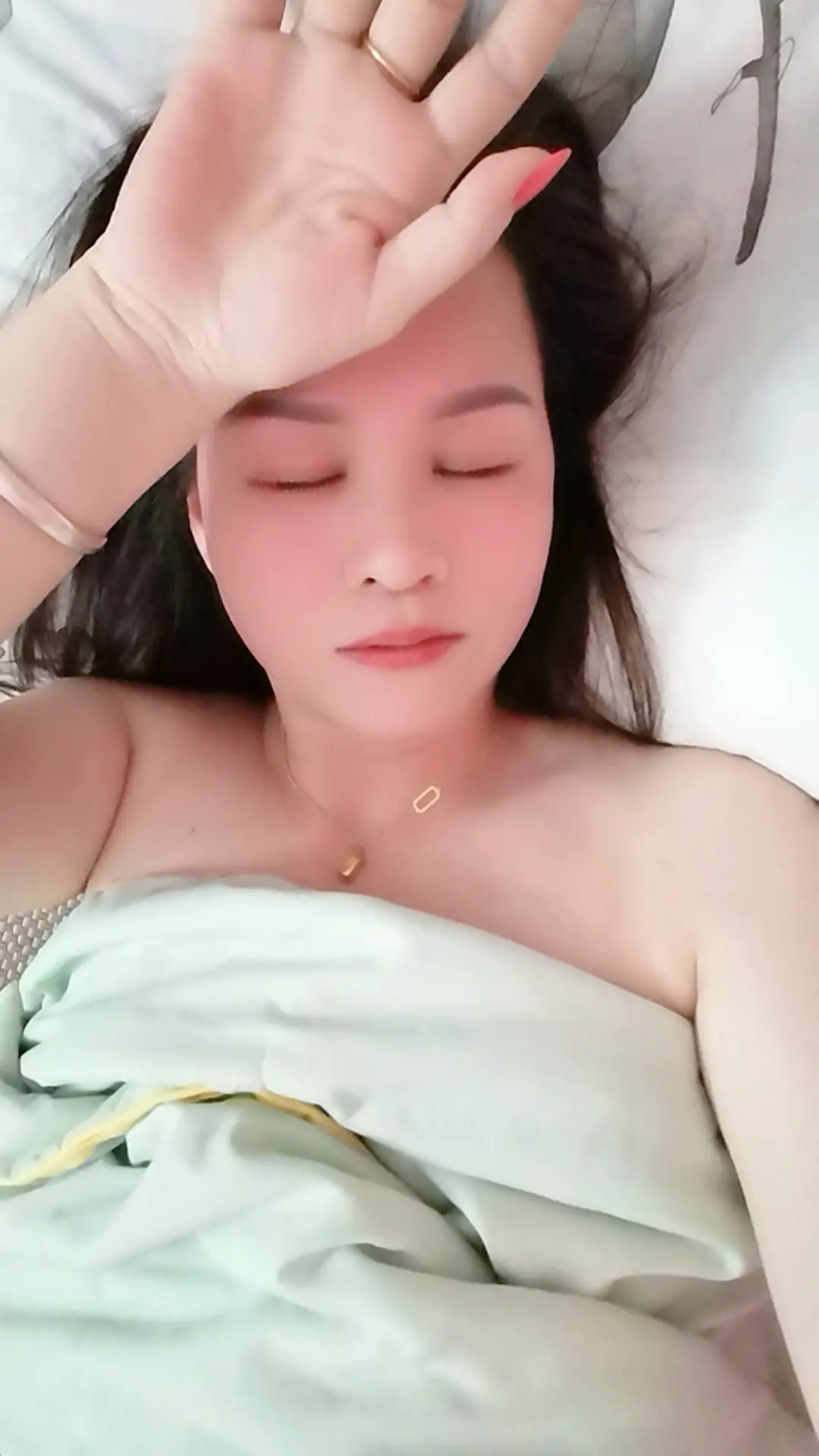 有人看海  有人被爱     有人喝酒到现在