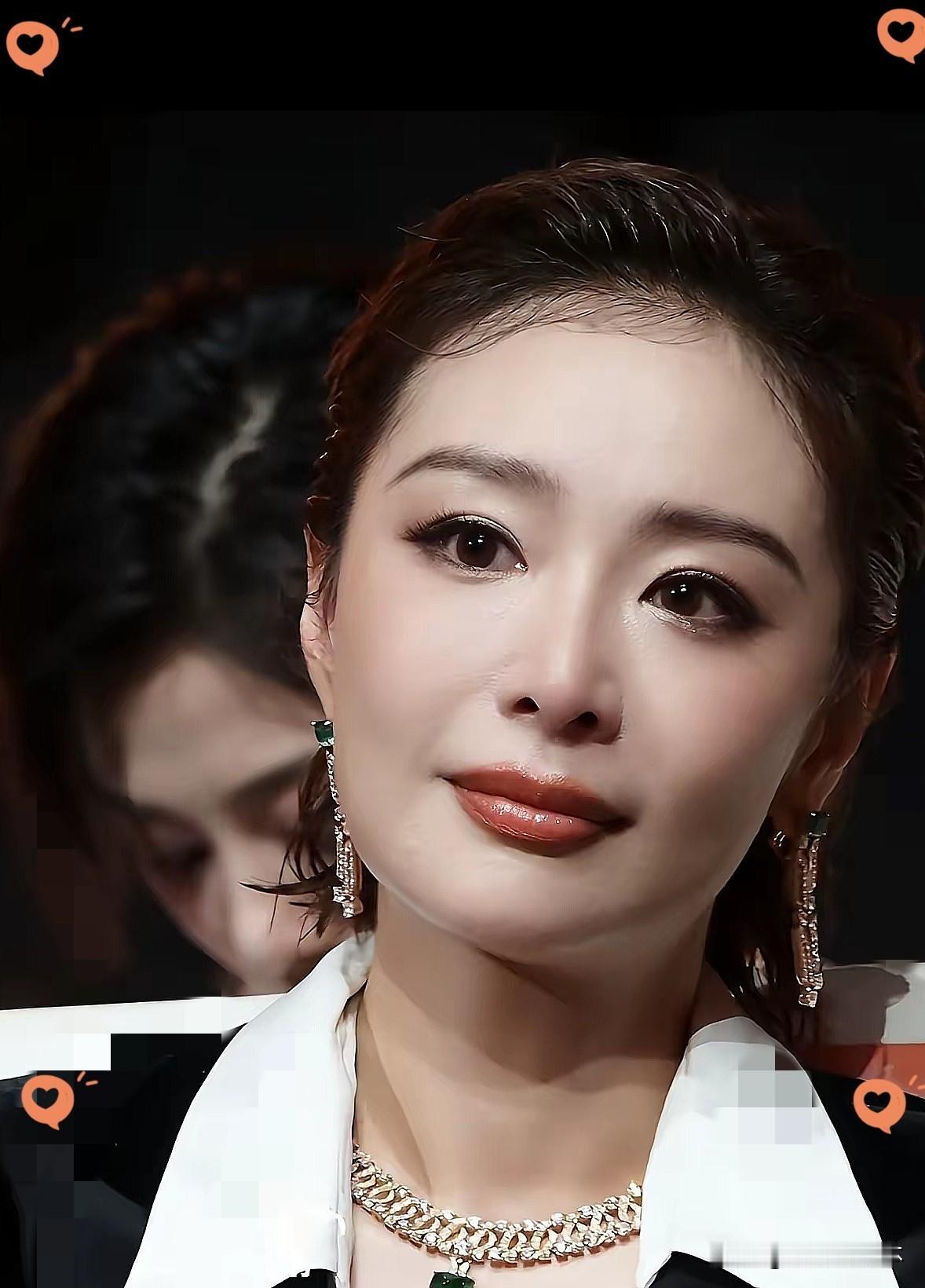 萨日娜拿“最佳女配角”，我接受，
卫诗雅拿“最佳女主角”，我也接受，
但我真的实
