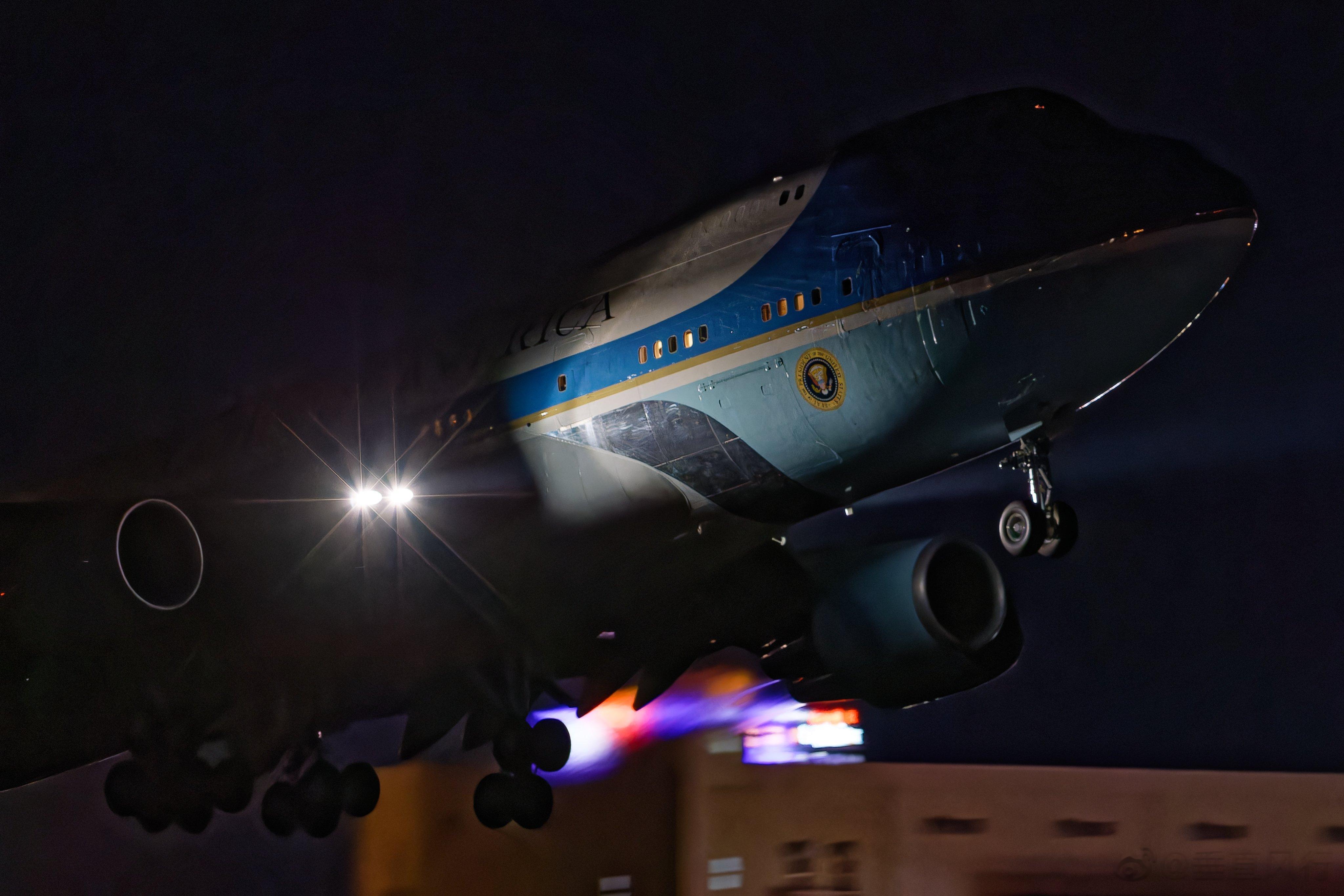 夜色中的VC25A#航空[超话]##航空那些事儿[超话]# ​​​