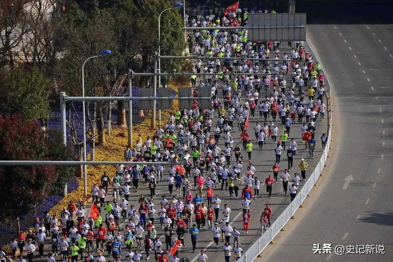 马拉松又引争议！山东，济南马拉松近期顺利举办，无数市民踊跃参加，不料一部分人提出