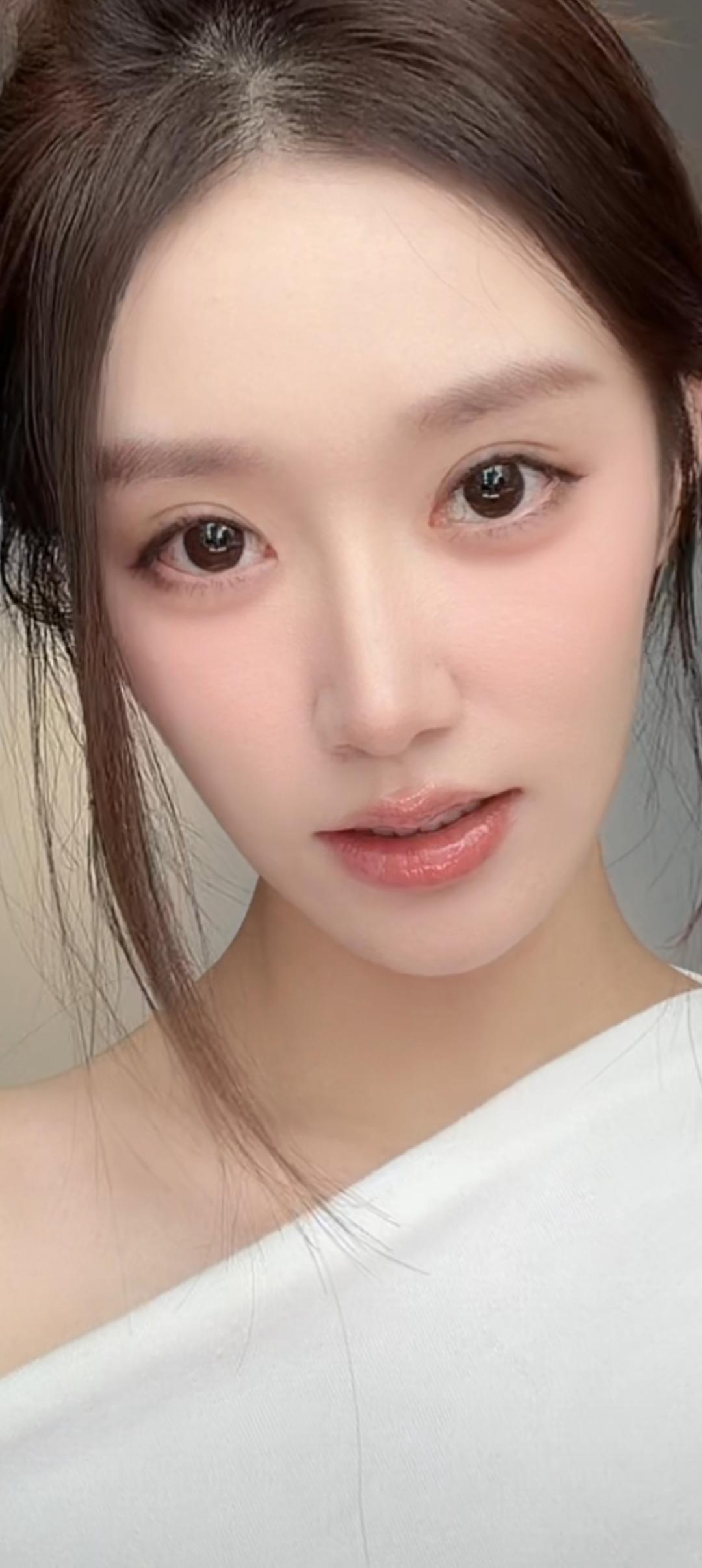 这姑娘化妆真好看！
