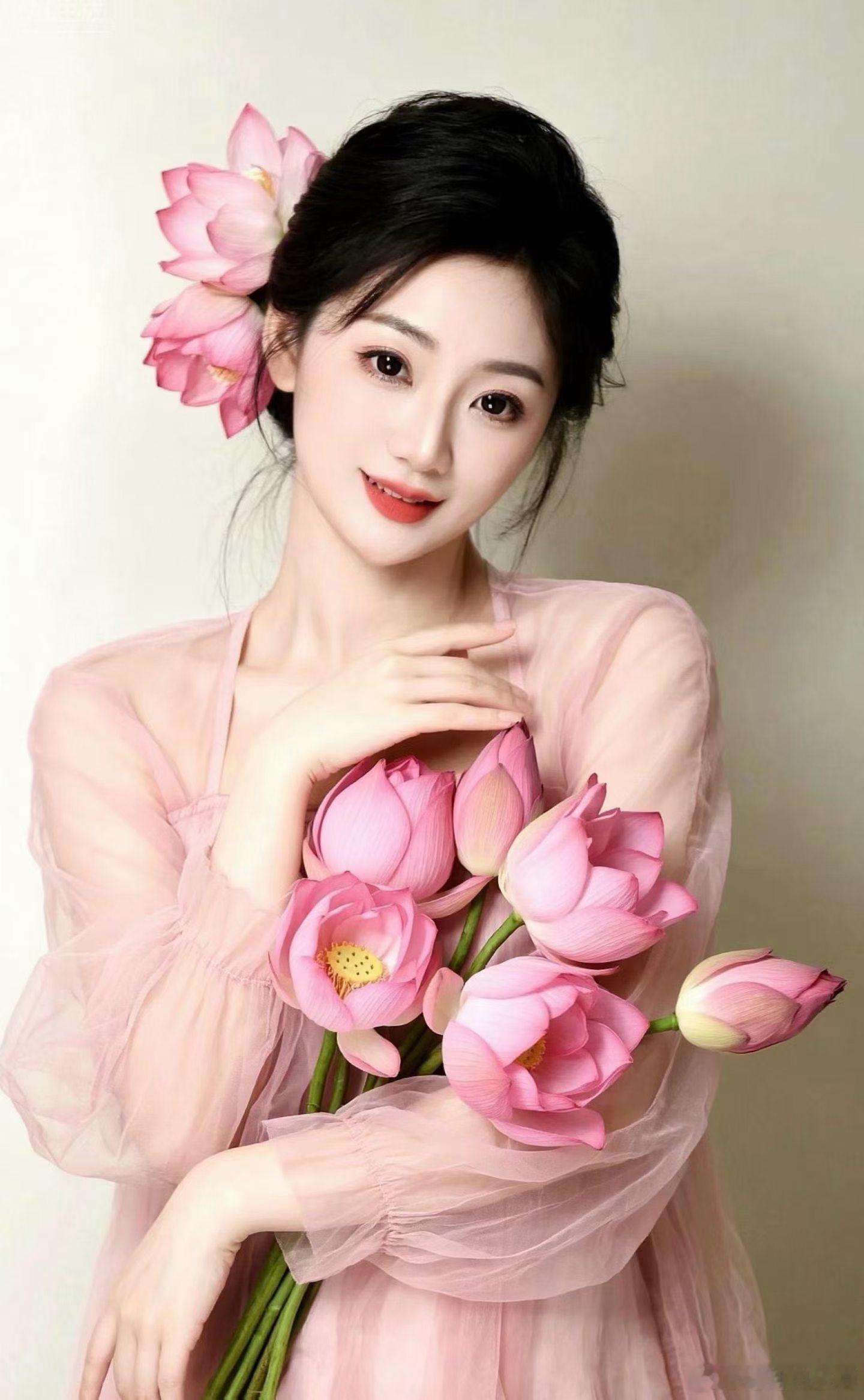 成功最大的秘诀： 顺着人性做事， 逆着人性做人。不要纠结谁是谁非， 而是考虑如何