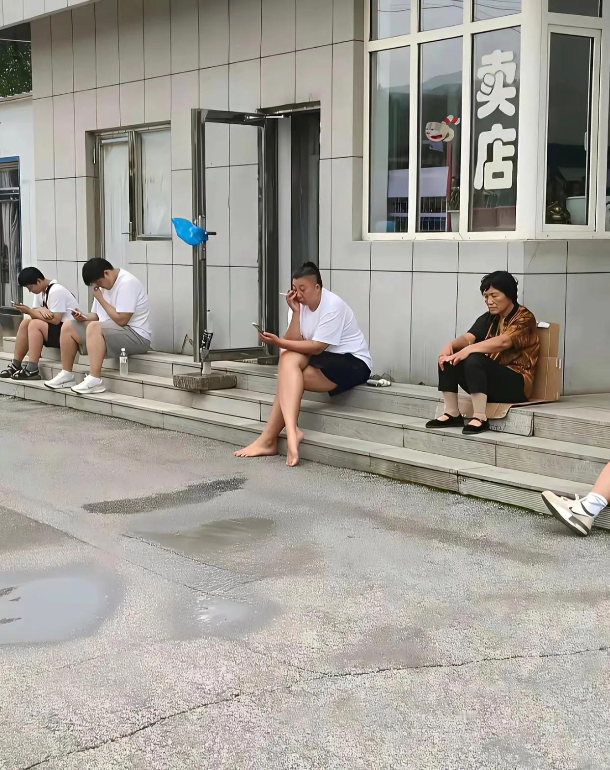 曾经的顶流大网红，现在也黯然落魄了！[捂脸]