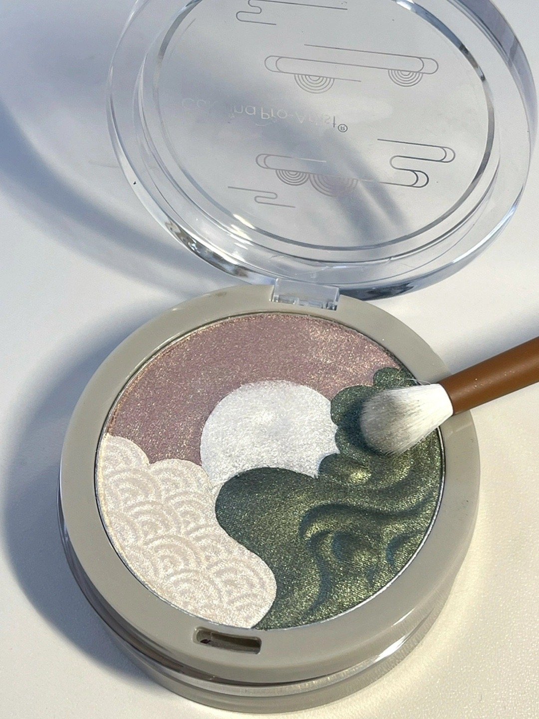 华流就是最dior的！！🍃☁️国风彩妆盘尊滴会爱看到这个盘子第一时间想到当时明