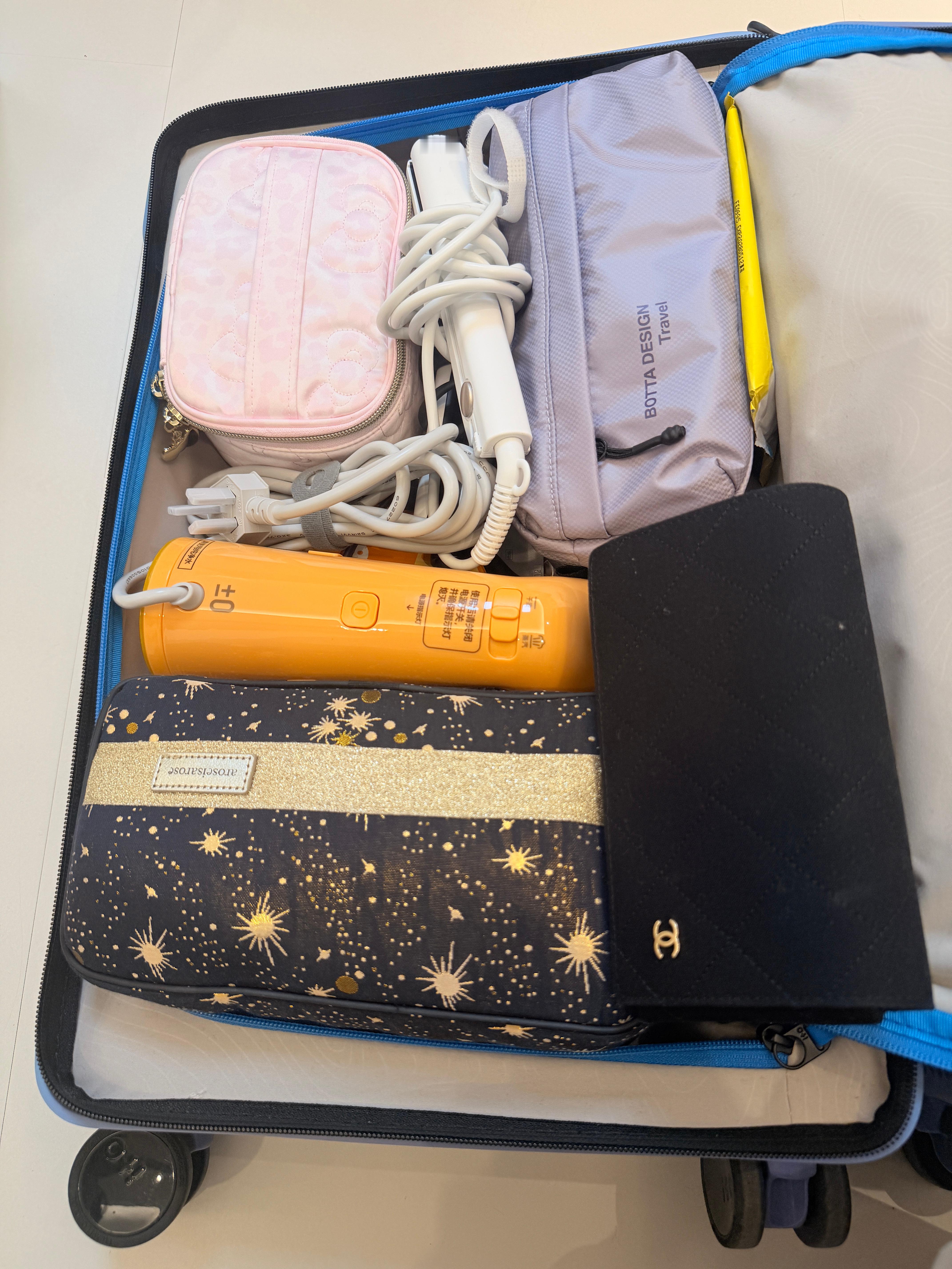 没错！收纳是本J人的舒适区出发机场✈️✈️✈️ 