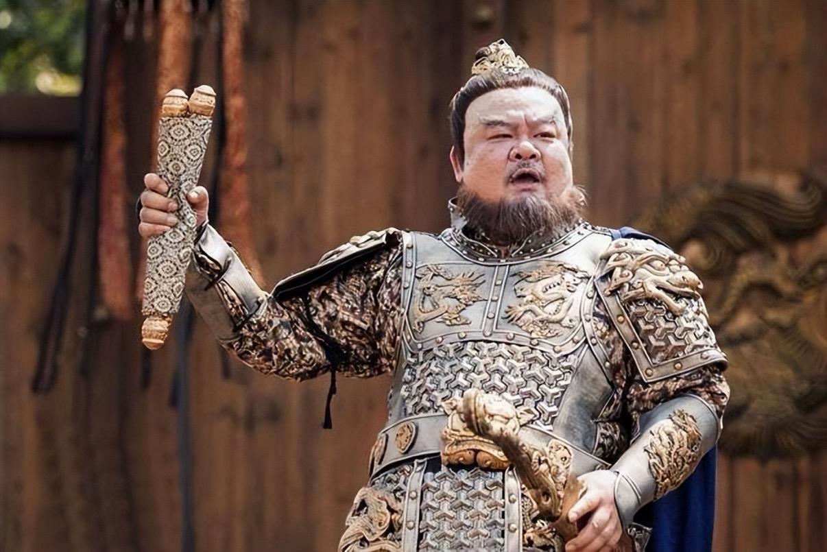 天宝十四年（755年）冬日的清晨，华清宫雾气未散。 安禄山拖着三百斤身躯晃出贵妃