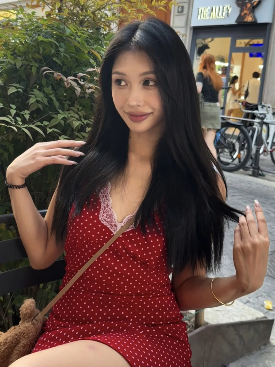 夏日限定肤色 尝试轻欧美妆