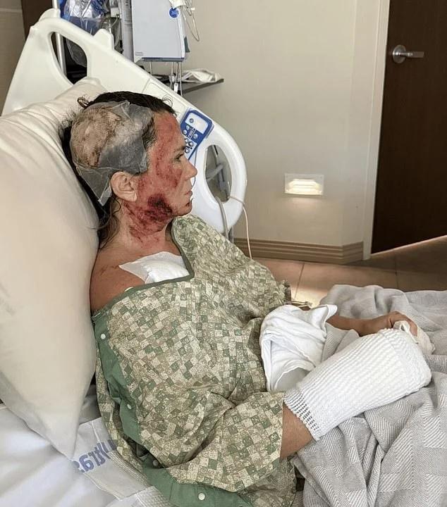 12月11号晚上8点多，46岁的阿什莉大姐正在福赛思公园溜达呢，心情肯定不错。结