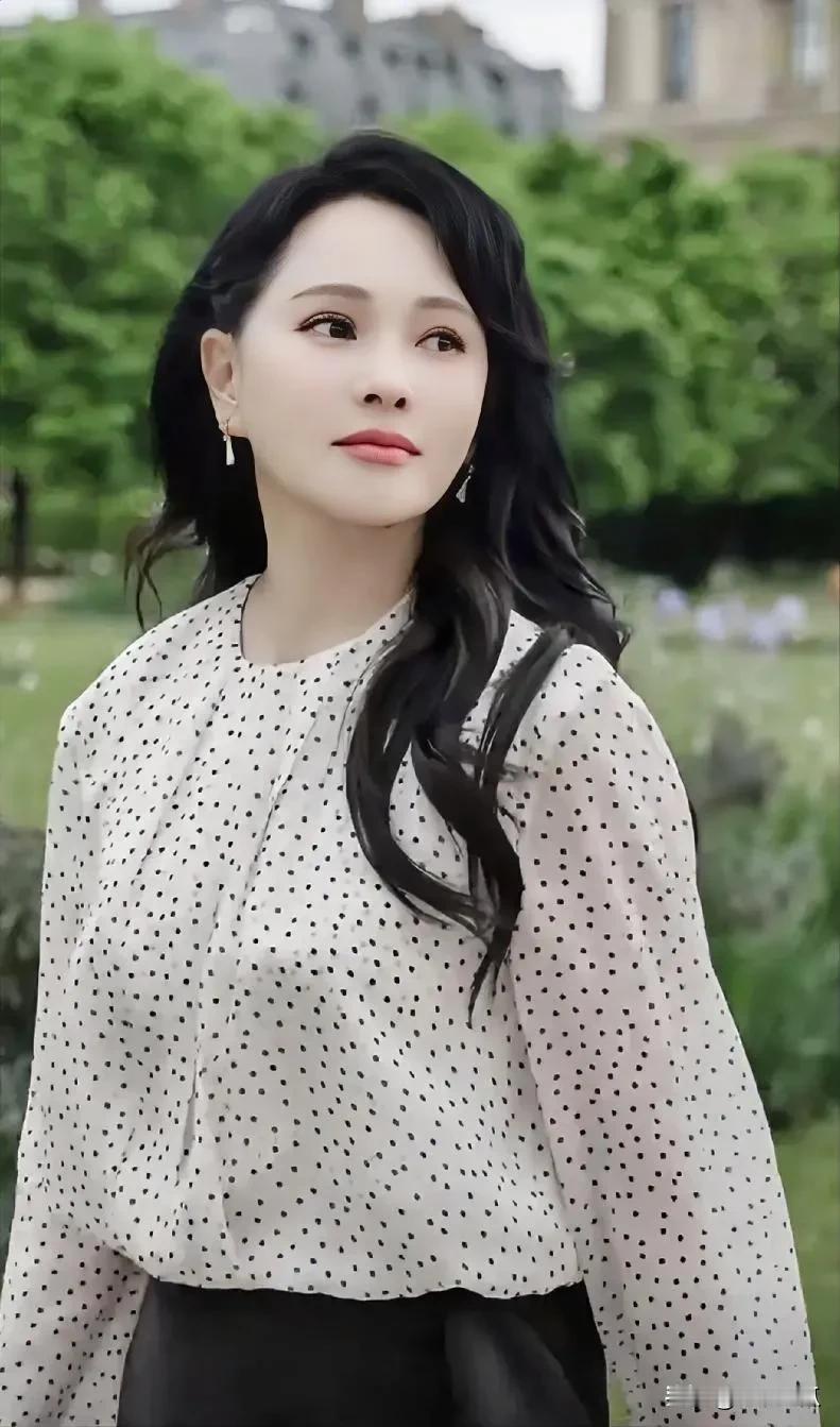 伊能静活出了女人的真实。她的人生充满故事，从歌坛玉女到内地重新打拼事业，涉足多领