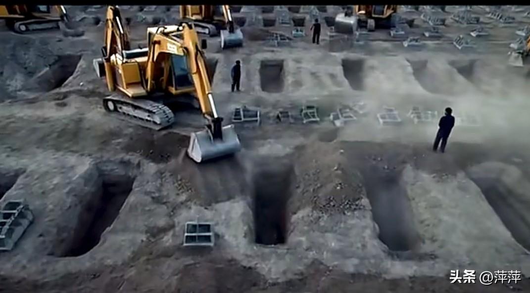 伊朗驻华大使馆 博文：
多台挖掘机的钢铁巨臂，正为米纳布小学的女孩们掘开最后的安