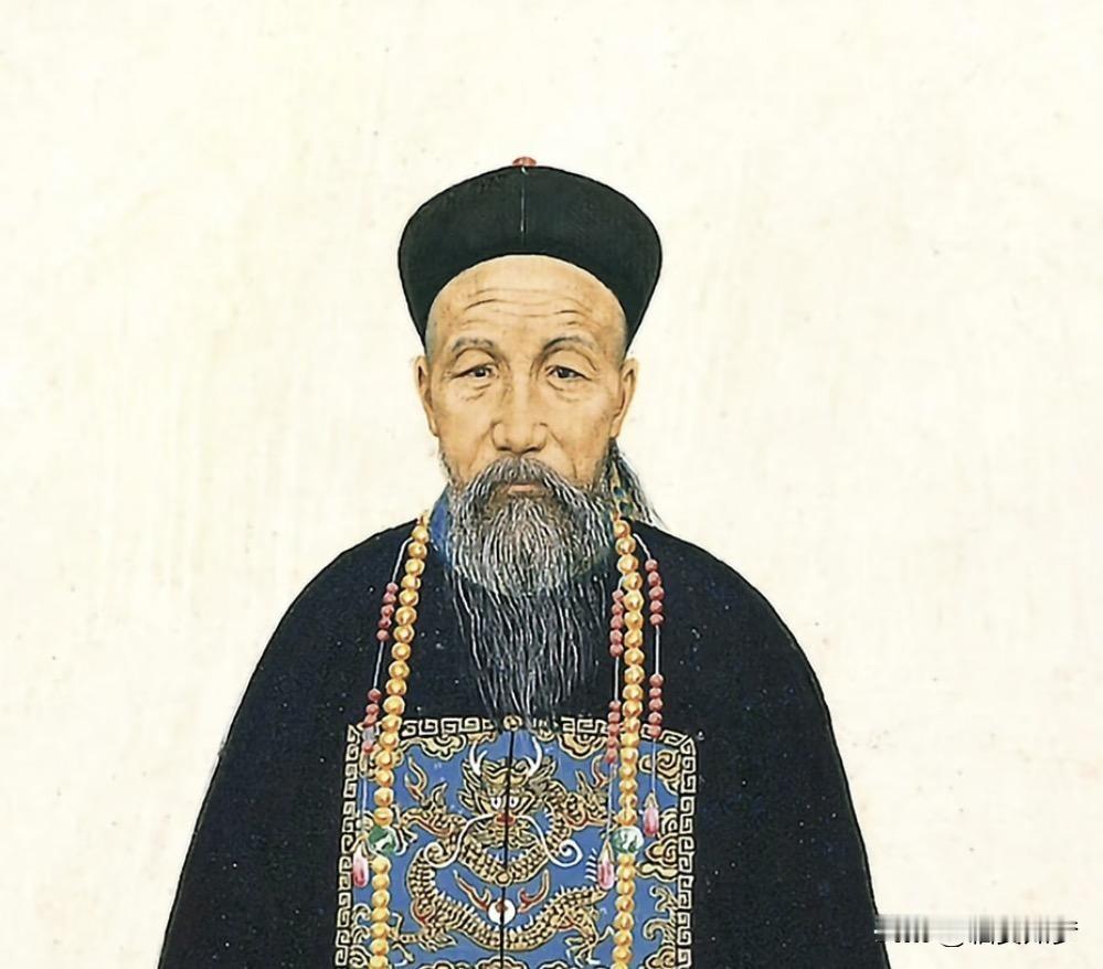 同一个人，清朝官服和发型感觉没有明朝官服霸气。