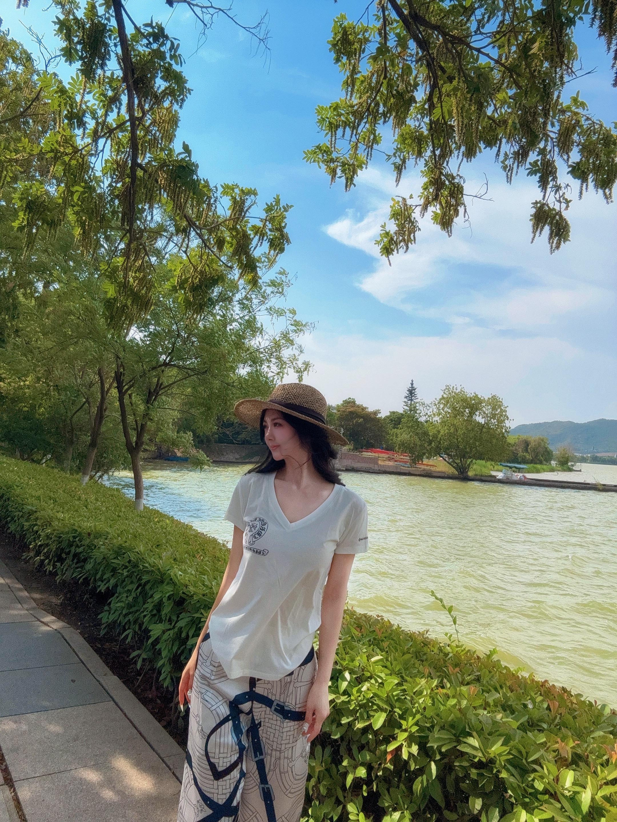 幸福有时候不说话 却在平淡中生根发芽