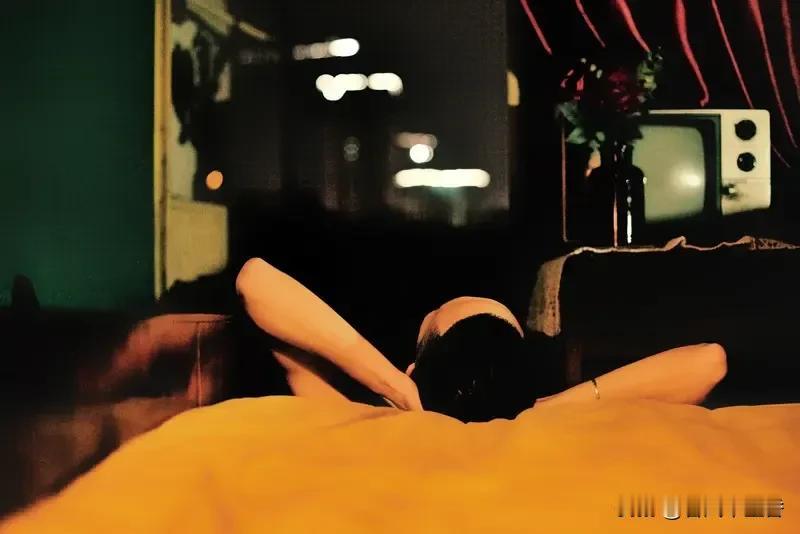 王家卫的那些丑事在网上传得沸沸扬扬，真是让人惊掉下巴。曾经，他可是华语电影圈文艺