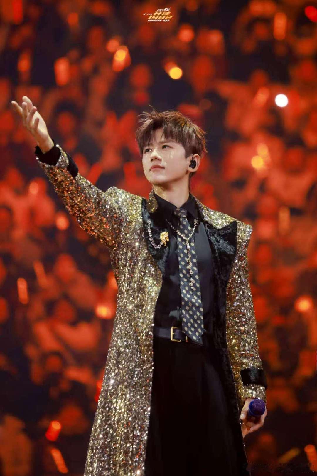 张杰演唱会有常驻观众了 张杰未live巡回演唱会 大开眼界！张杰解锁演唱会新身份