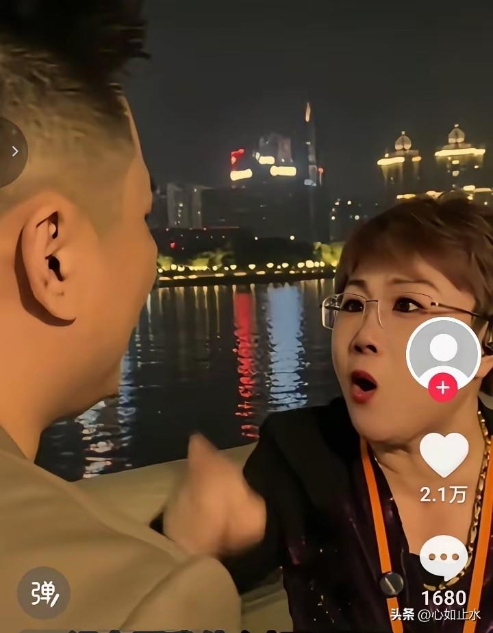 街头一段真实的争吵视频，触动了无数已婚人们的内心柔软的地方。

没有歇斯底里的纠