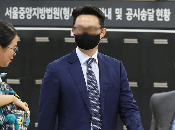 1月28日，韩国首尔中央地方法院判处前统一教世界本部部长尹永浩有期徒刑1年2个月