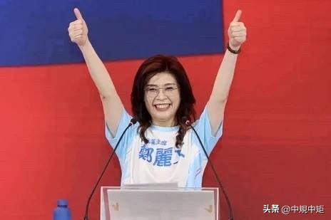 张亚中办公室主任何启圣今（26日）在脸书发文表示，深怕别人忘记她，郑丽文从造王者