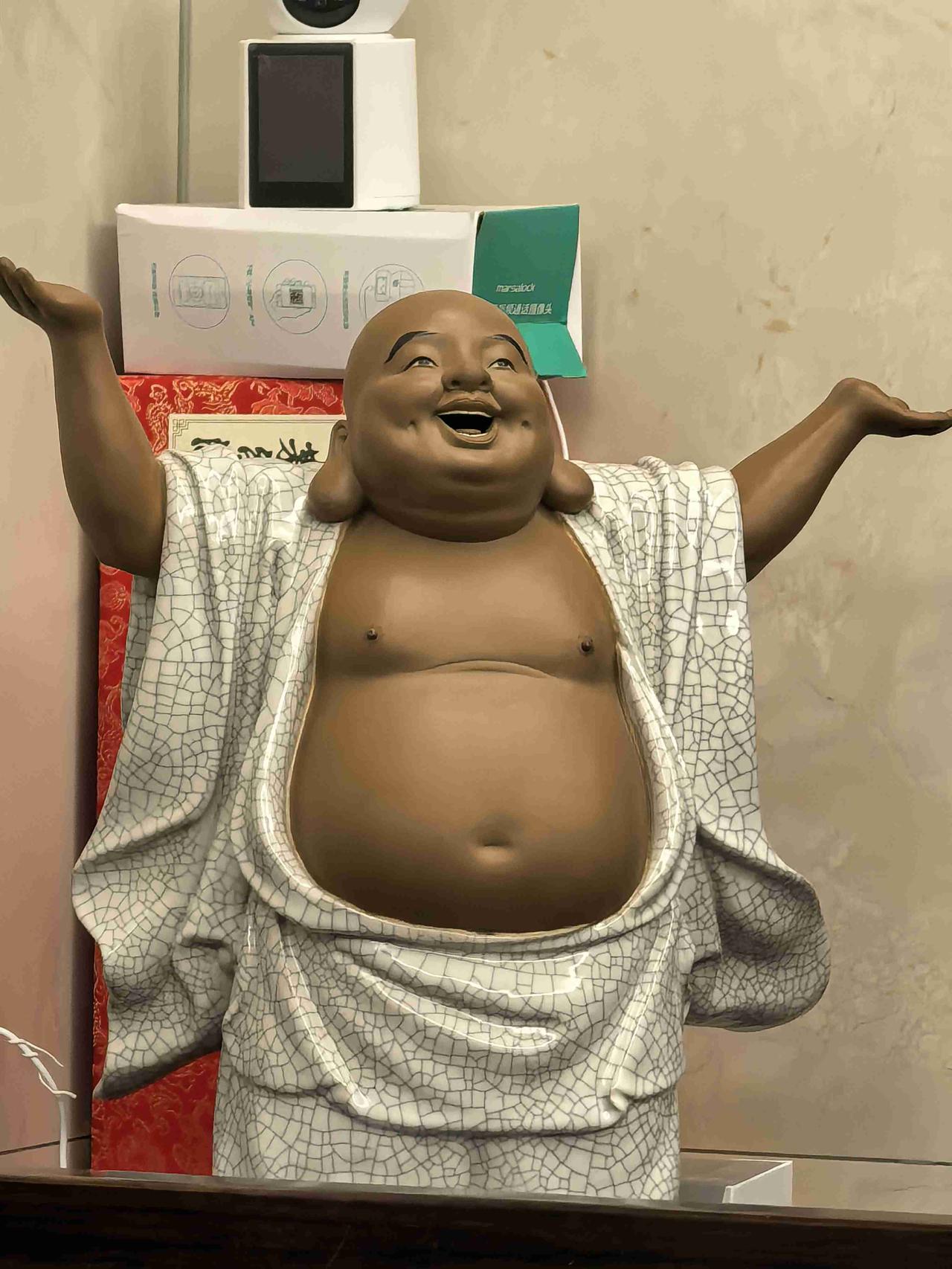 带定位晒今日生活 今日状态轻松愉快，天气也是超棒的大晴天！
我来到了绍兴东湖风景