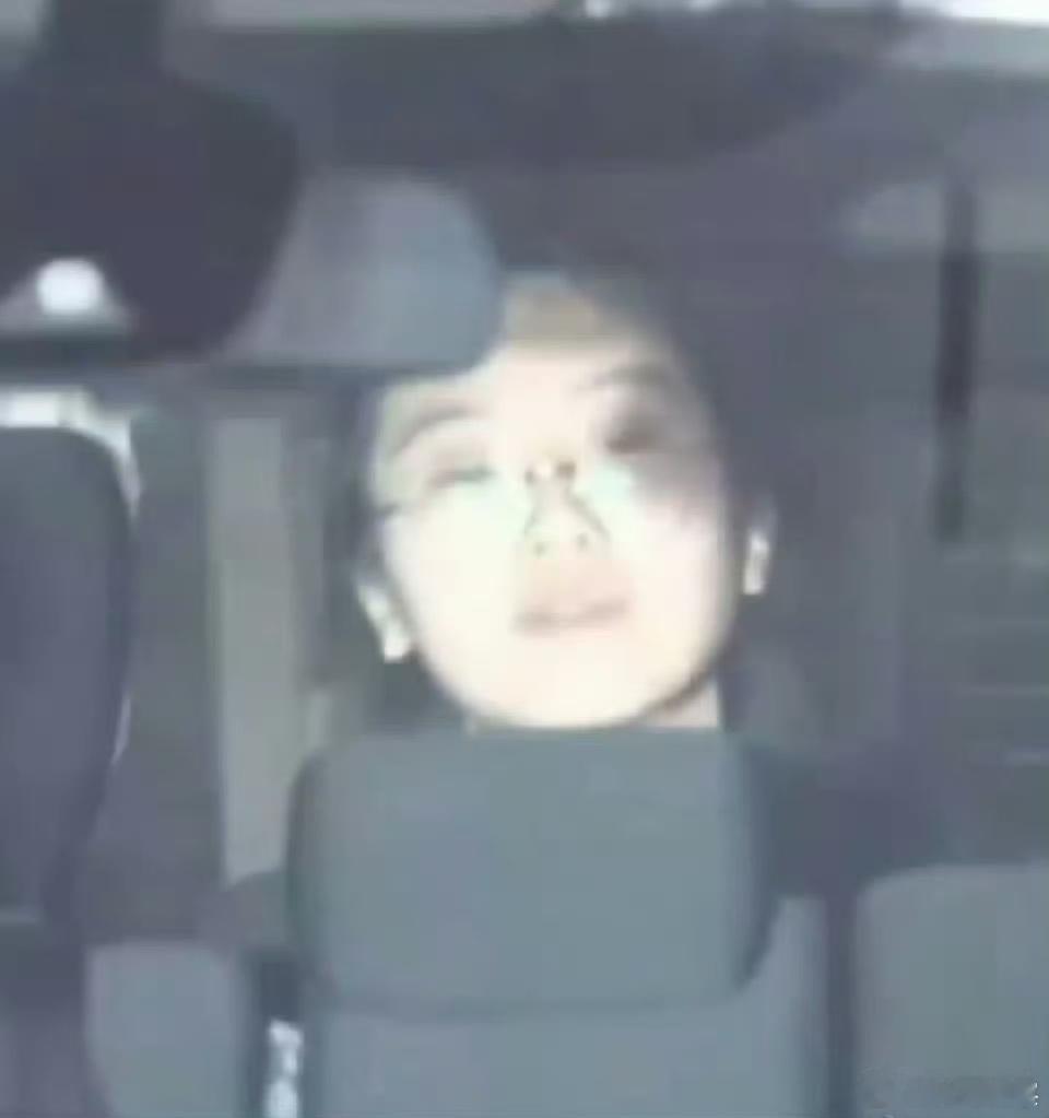 22岁的韩国女大学生，上课掏出铁锤，连锤了8位日本同学… 大家怎么看？ 