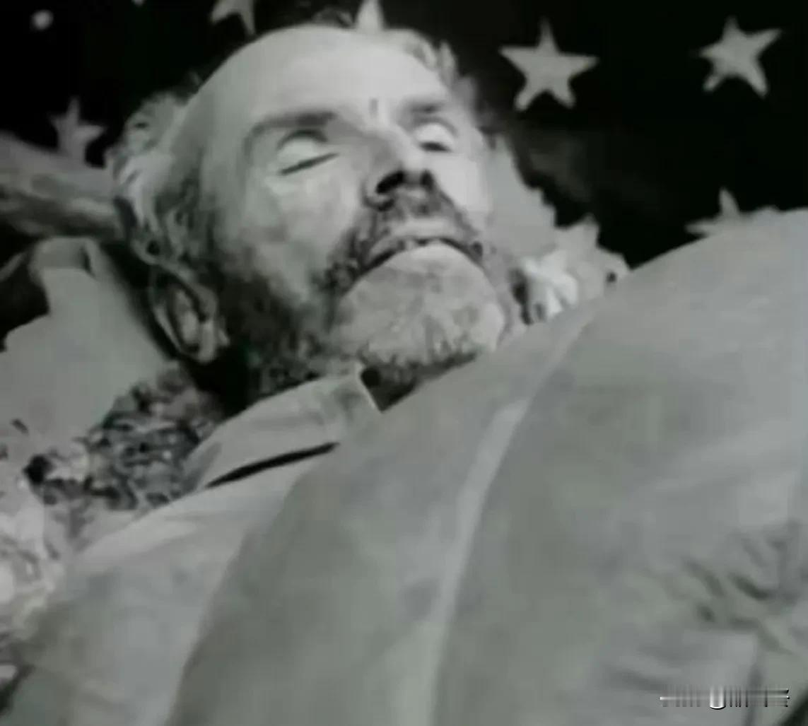 1939年，白求恩为抢救我国士兵不幸感染，弥留之际，向聂荣臻元帅提出了一个请求，
