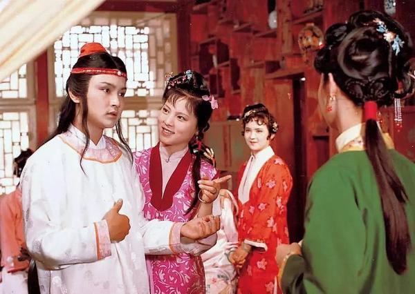 未读四大名著不慌 吃透这24句箴言便入堂奥
 
当下社交平台上，“四大名著太难读