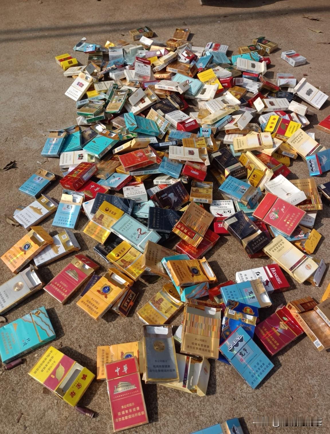 烟盒回收！香烟在社交宴席中一个不可缺少的宝贝，那么你们平时抽完烟后，烟盒随手一丢