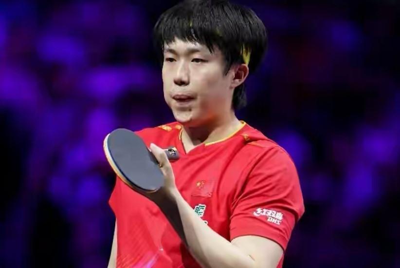 乒乓球亚锦赛男团半决赛上演惊天冷门！国乒头号选手王楚钦鏖战五局，最终惜败日本松岛