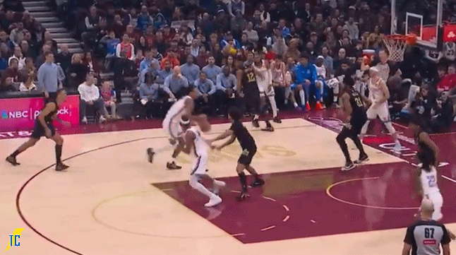 太惨了太背了，你雷真要请高人来看看！杰林首节疑似受伤画面，尝试扣篮后上半身先着地