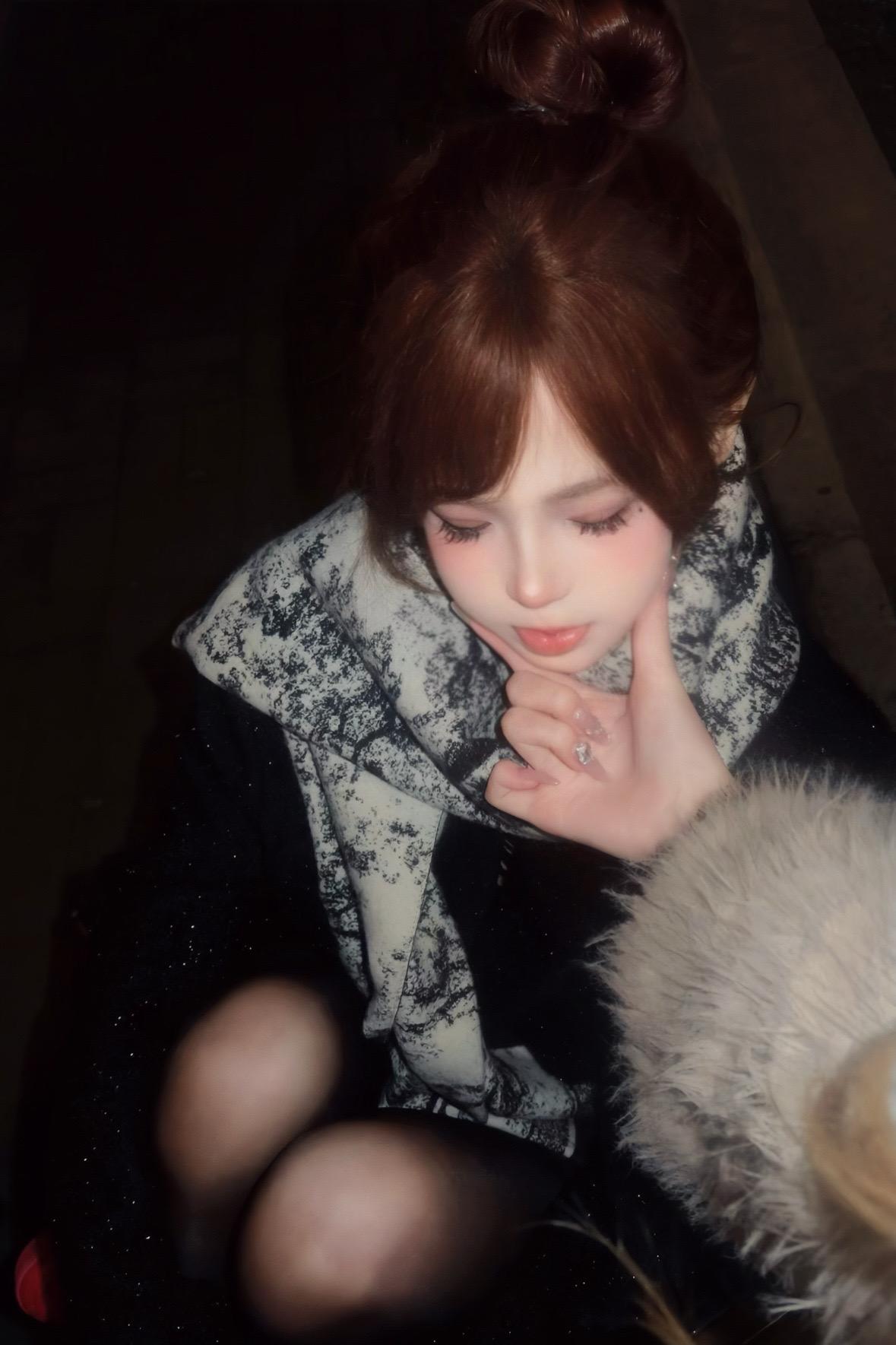 我意识到每个冬天都如此漫长 我许愿我有一条很长很长的围巾 能将我和我珍...