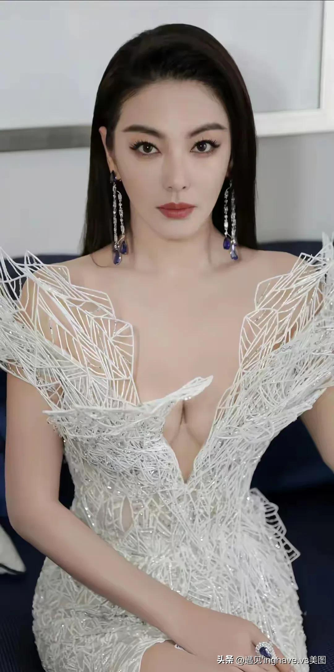 张雨绮张馨予身材火辣