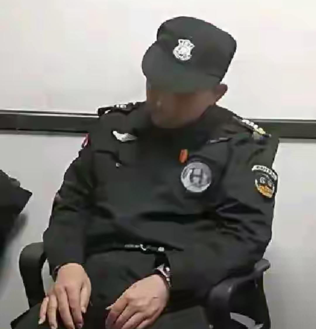 关于保安夜班执勤打盹睡觉的事情，有人说这不叫事。说一个夜班十二个小时，本身就是超