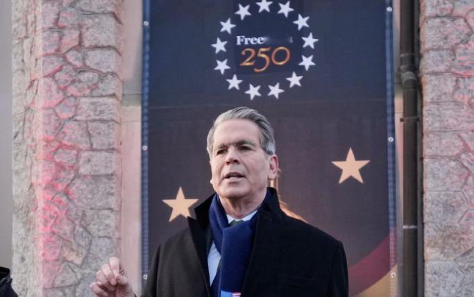 到了2026年，美国这回算是彻底不装了！眼瞅着那帮欧洲老铁还在犹豫选边站，美国财