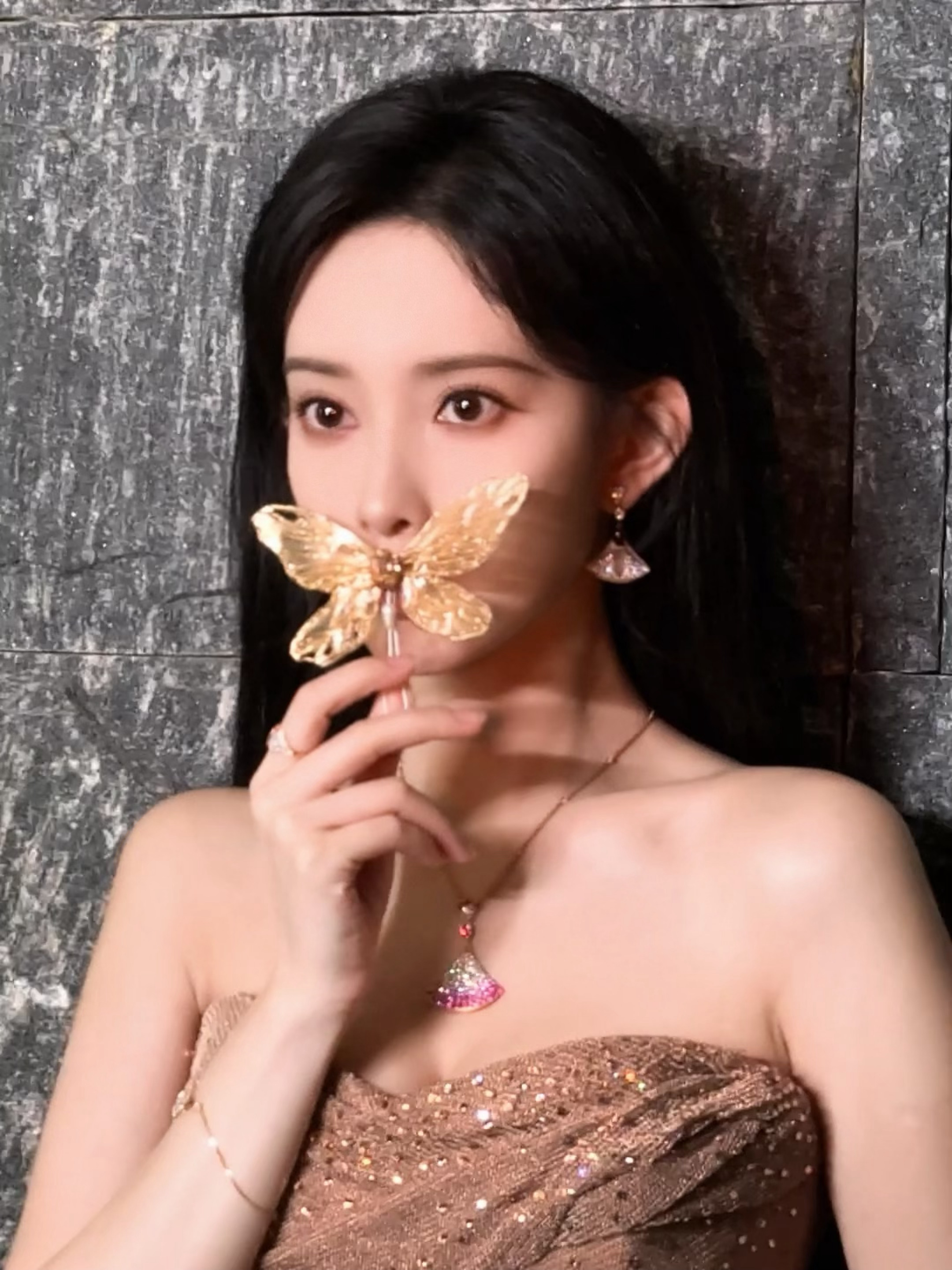 孟子义勾践剑很夯奔跑吧孟子义也太有综艺感了吧！一句呆萌提问直接引爆笑点，自带热度