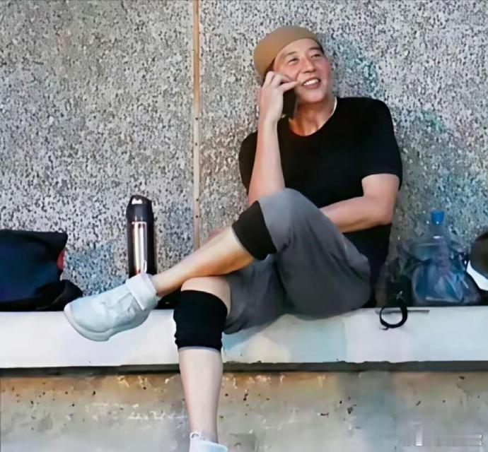 林青霞最爱的男人，老了后还是这么有魅力。 
