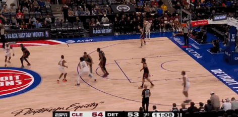 莫布里的天赋真棒啊，运动能力太好了啊！
虽然都是211的身高，但莫布里静态动态天