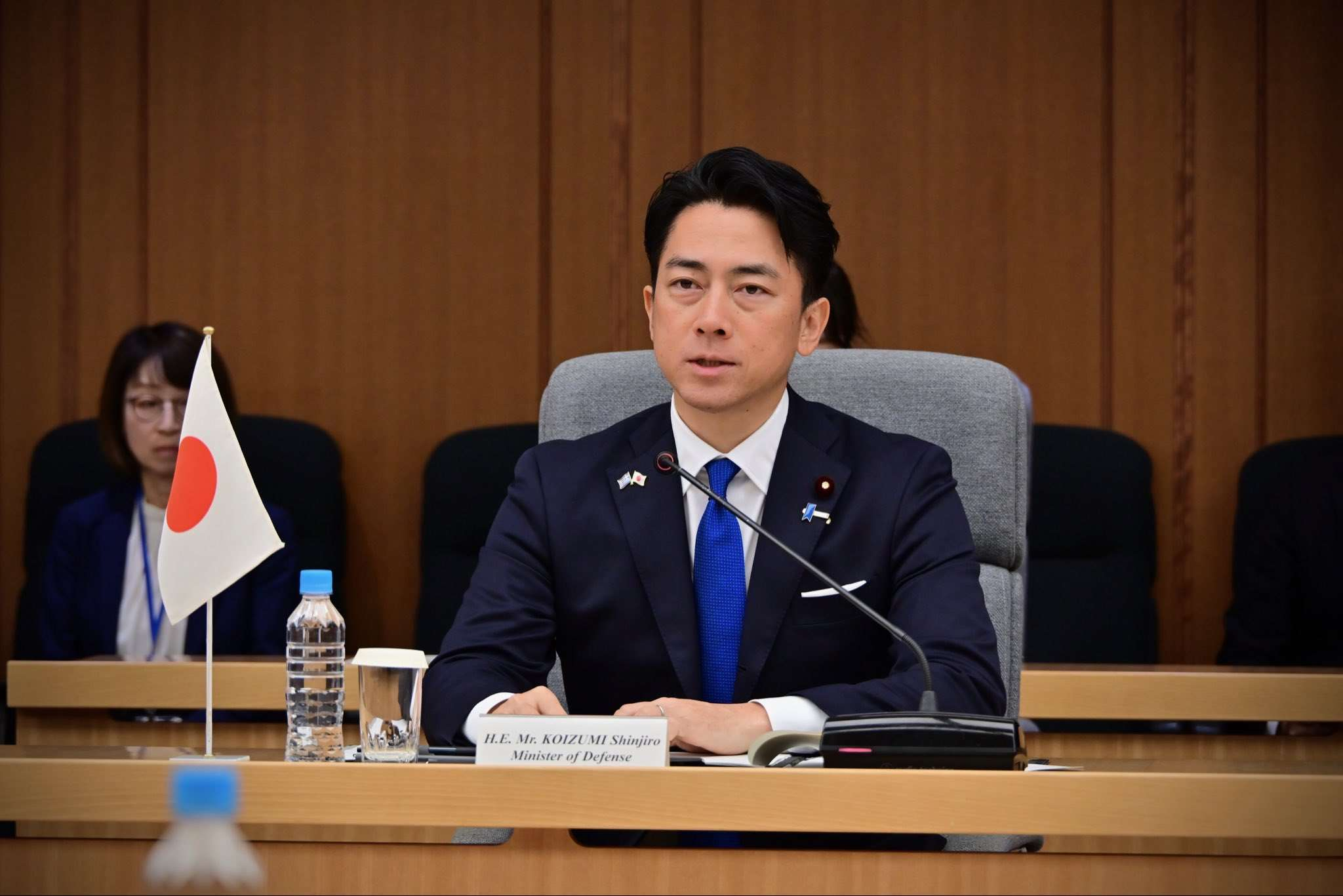 #外交部回应小泉进次郎涉核言论# 【日本防相公然叫嚣“毫无禁忌讨论核武器政策”，