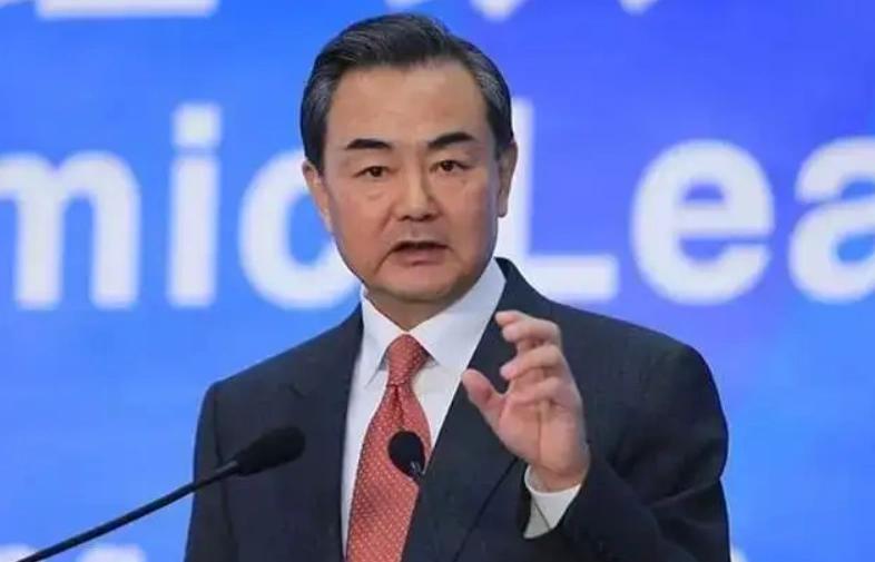 当着中国外长王毅的面，日本外相给中国提出三个难题！

当地时间 7 月 10 日