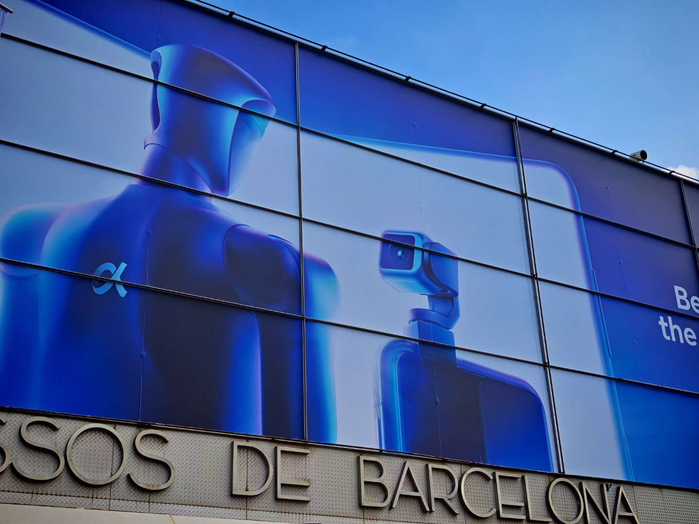 荣耀MWC2026全球发布会马上开始了各位媒体老师们，已经进入工作状态。今天，好